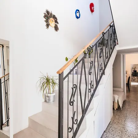 Dimora Sophie بيت للعطل Noha